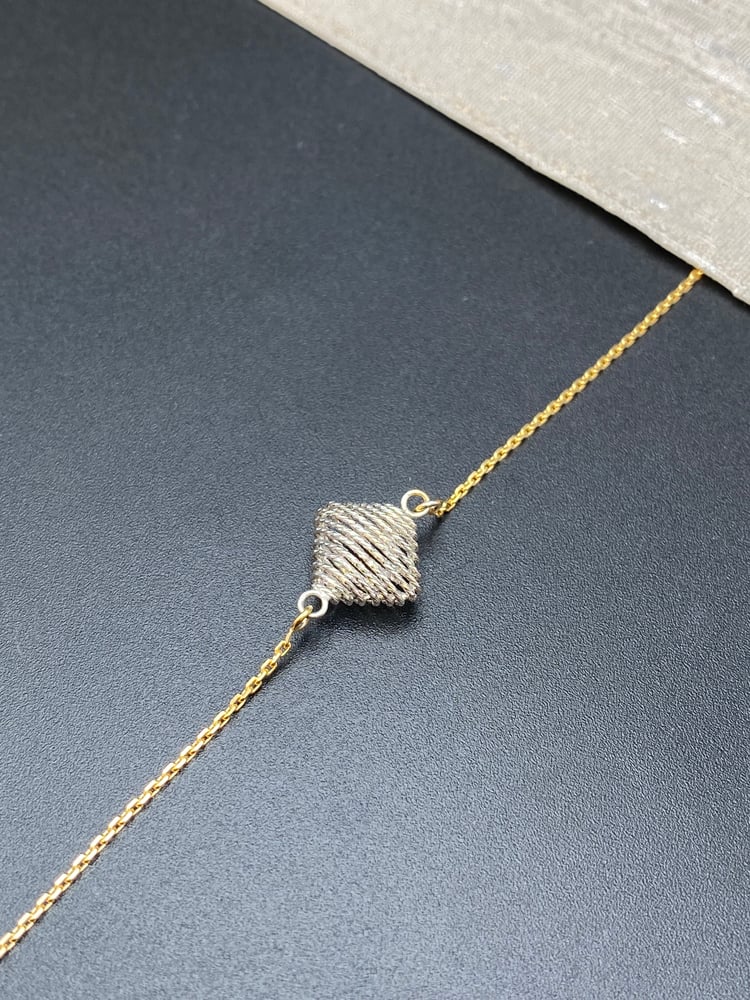 Gold bracelet 18