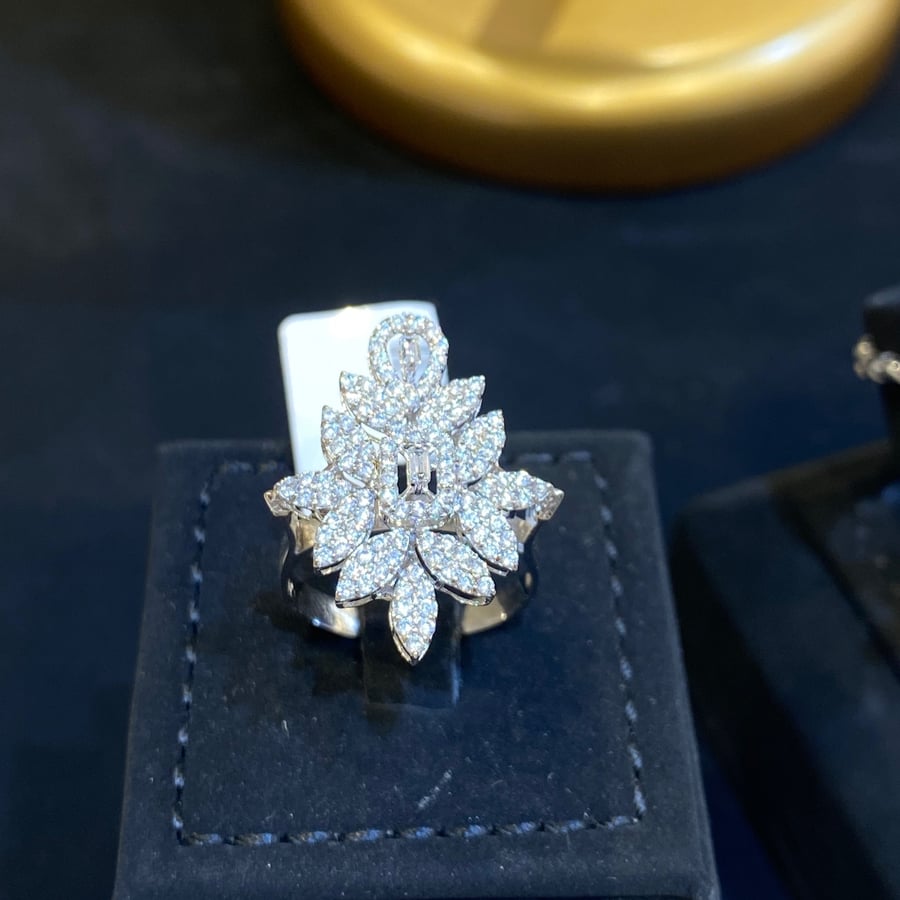 White gold set with diamond design
