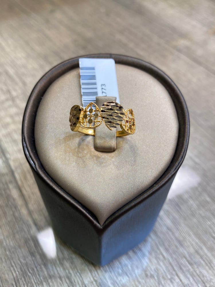 Gold ring 21 karat in the shape of tears
