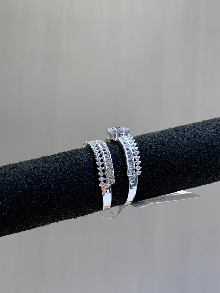 18 karat gold ring