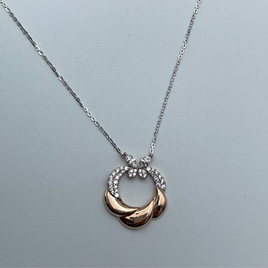 White rose gold necklace 18 karat