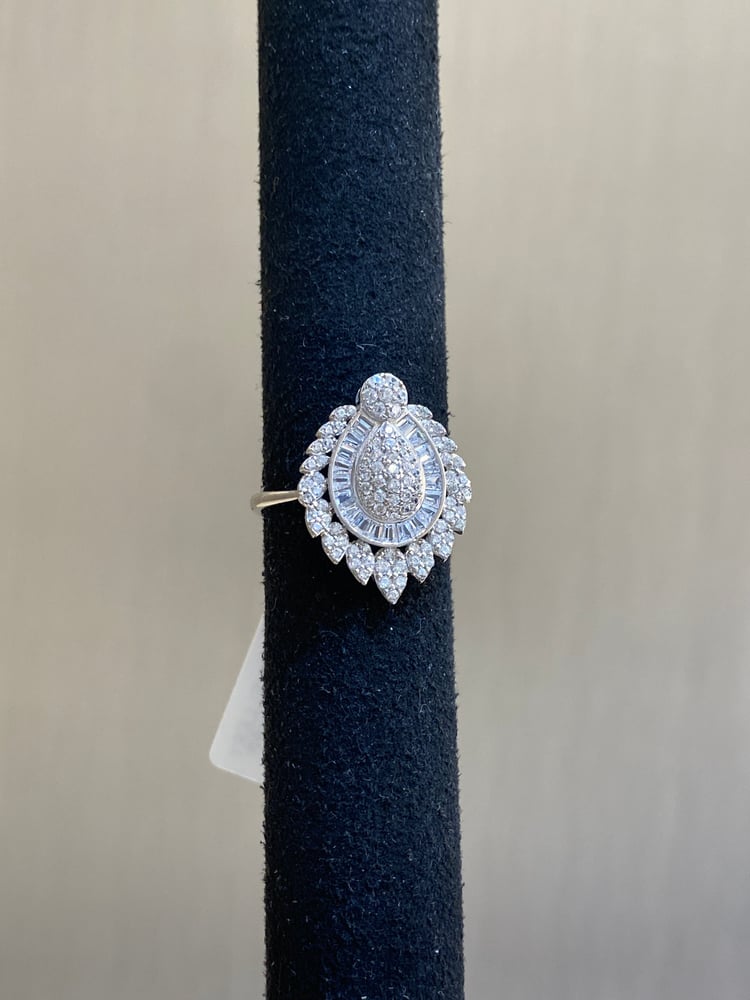 White gold ring 18 karat