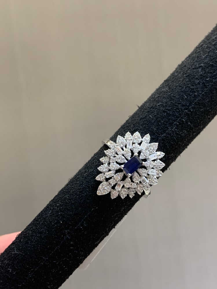 18-karat gold ring