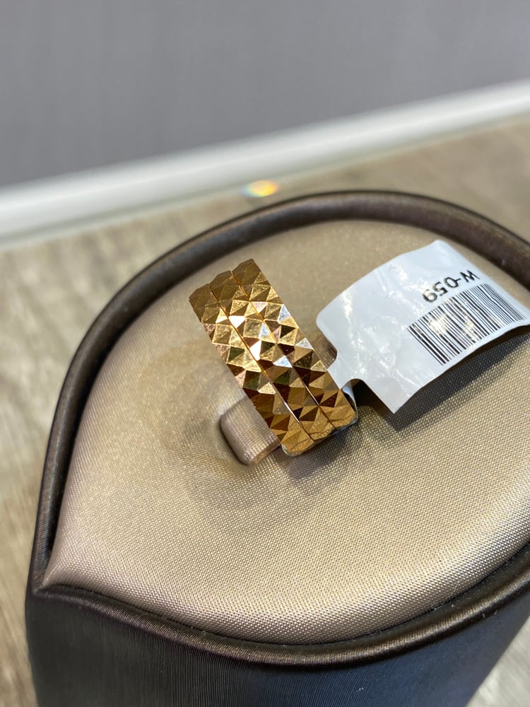 Merami 21 karat gold / W-059