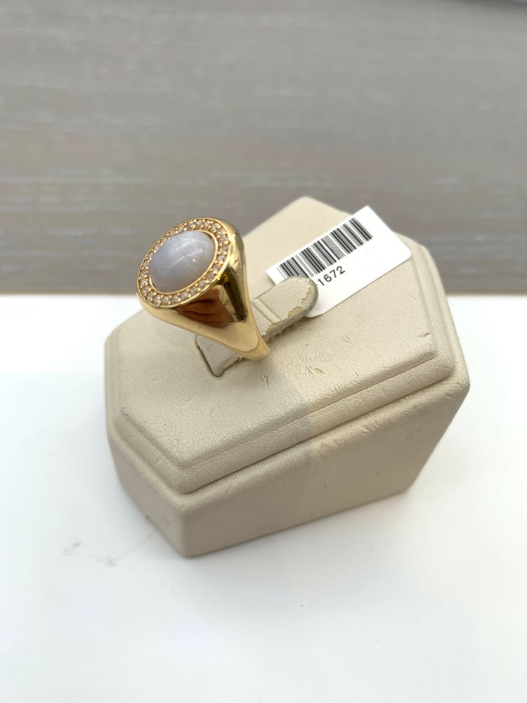 18 karat gold ring