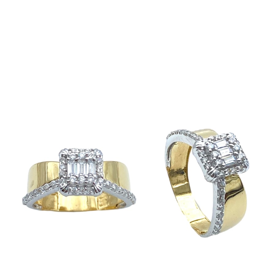 Gold ring with diamond design