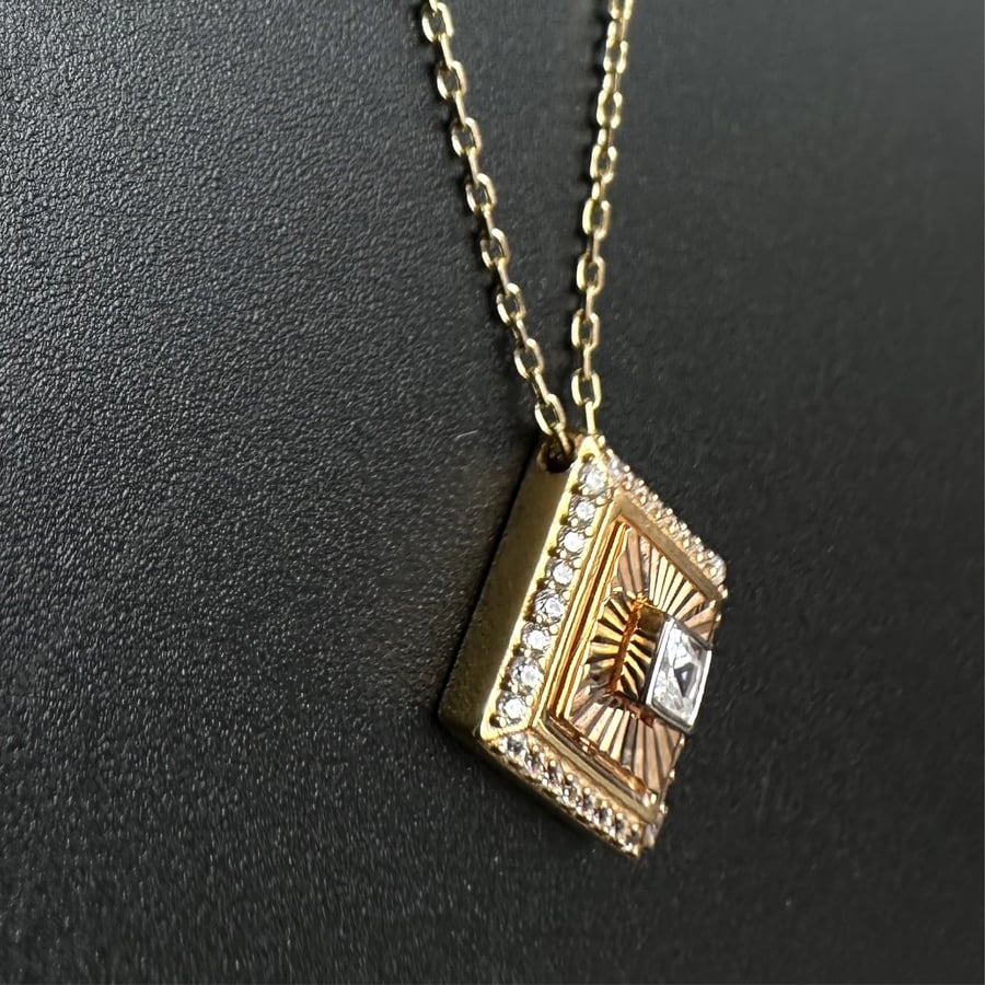 Yellow gold 18 karat ring
