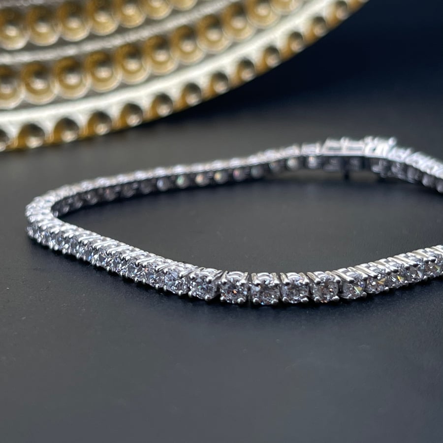 White gold bracelet 18 karat