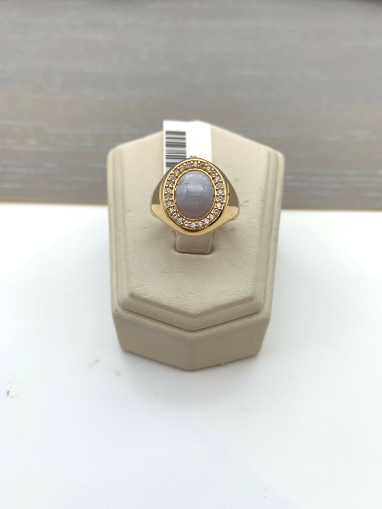 18 karat gold ring