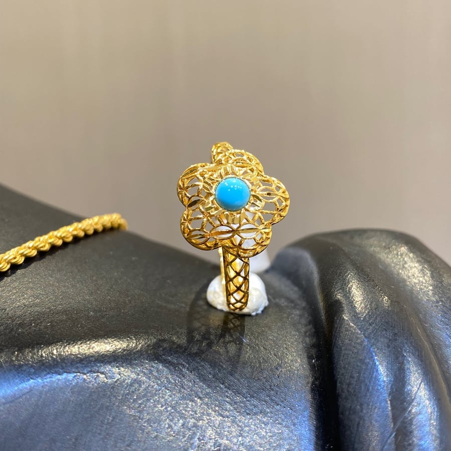 Half a gold set of 21 karat with Bahraini craftsmanship