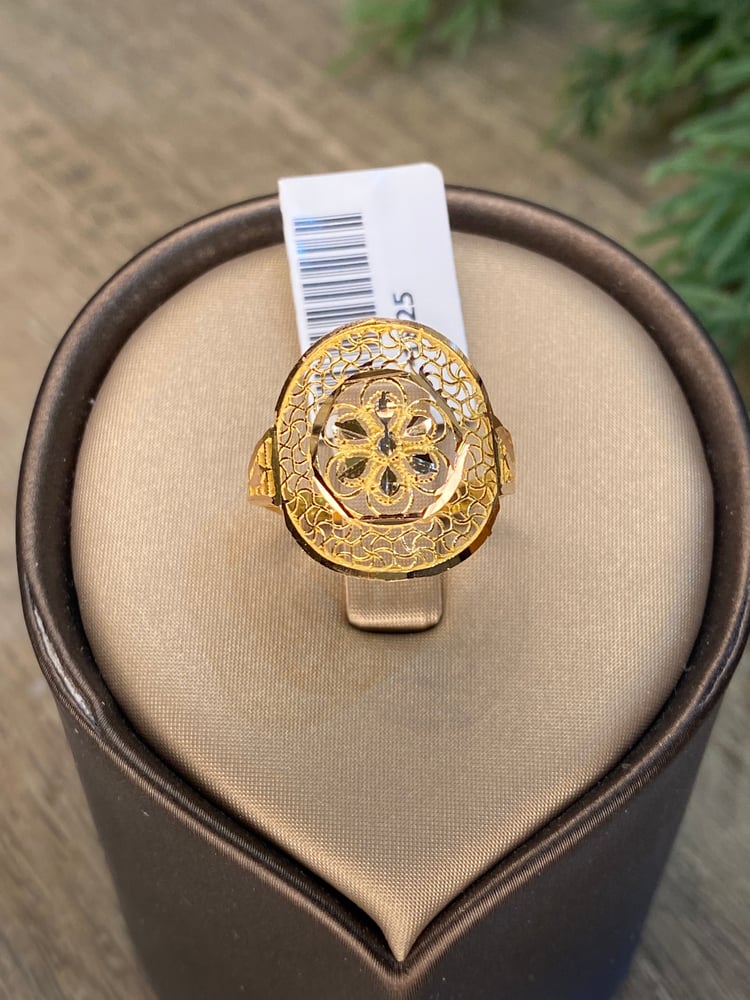 Gold ring 21 karat. R-1825