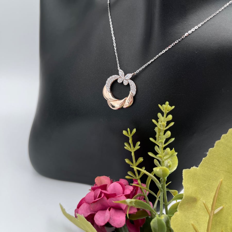 White rose gold necklace 18 karat
