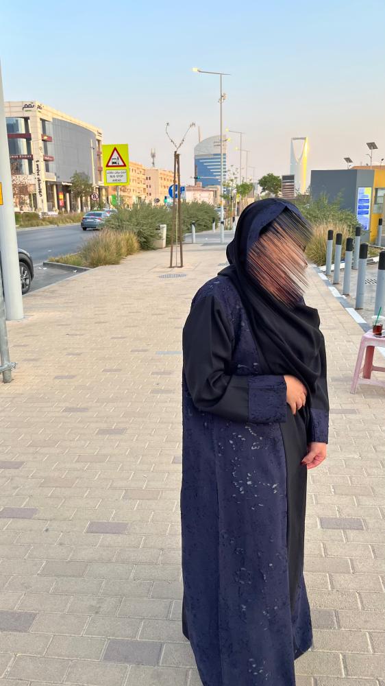 عبايه نص كلوش