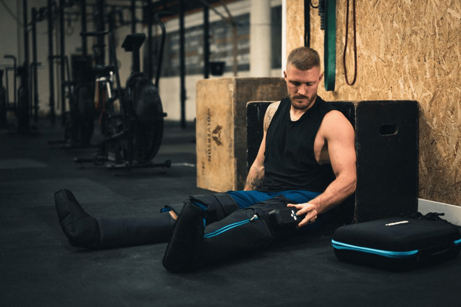 أحذية الضغط اللاسلكية للتعافي السريع | Compex Ayre™ Wireless Rapid-Recovery Compression Boots