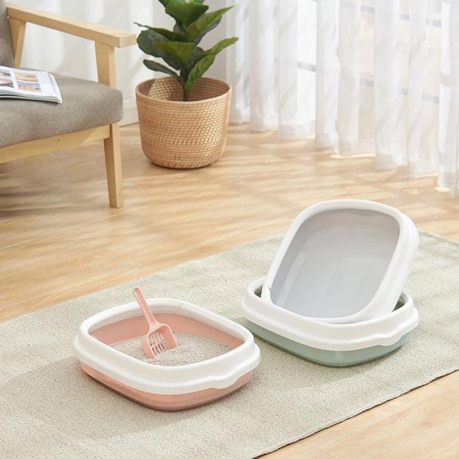 ليتر بوكس مفتوح للقطط مع مغرفة – متوفر بمقاسين وثلاثة ألوان | Open Cat Litter Box with Scoop – Available in Two Sizes & Three Colors