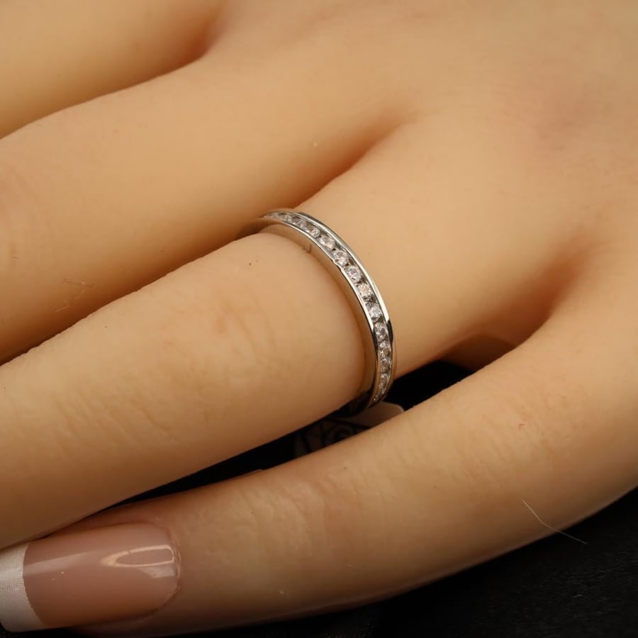 Gold ring with diamond application size 9
