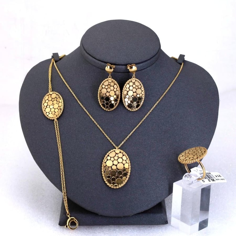 New oval set