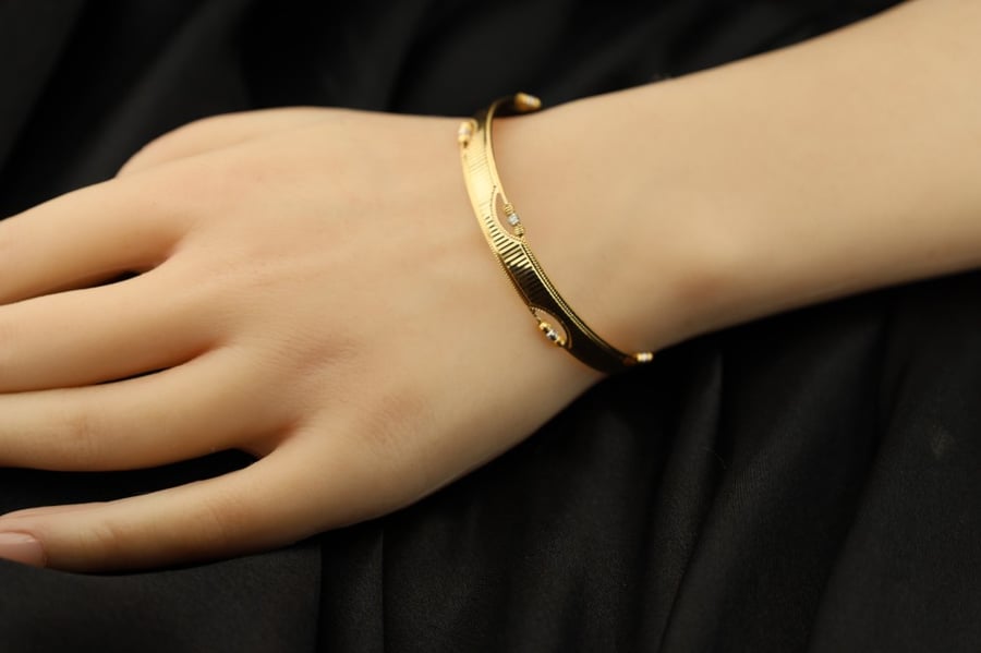 Pure gold earrings (good)