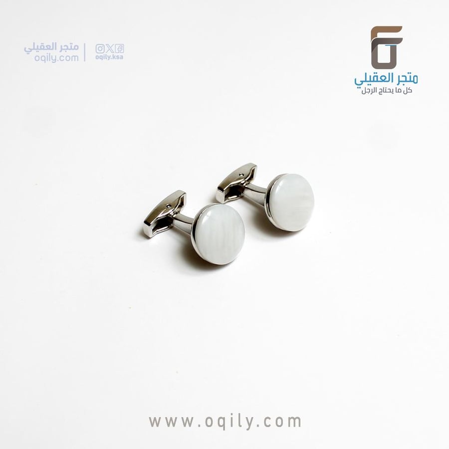 كبكات رجالية فضية بتصميم بيضاوي