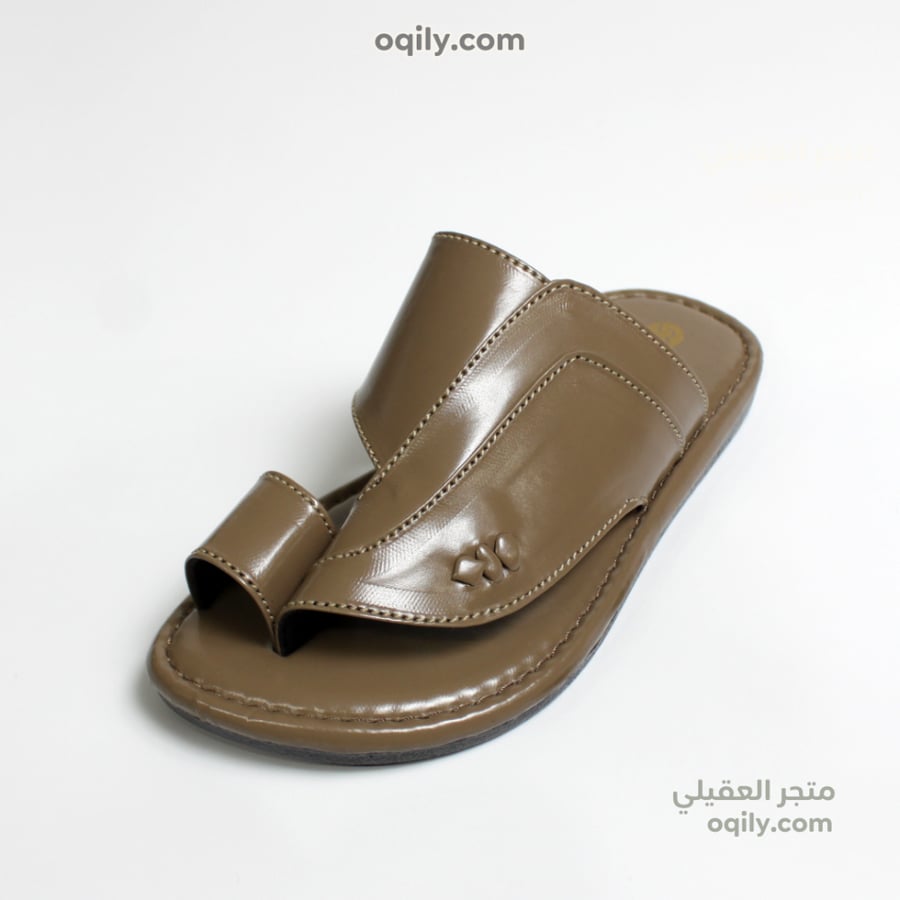 حذاء شرقي شبابي