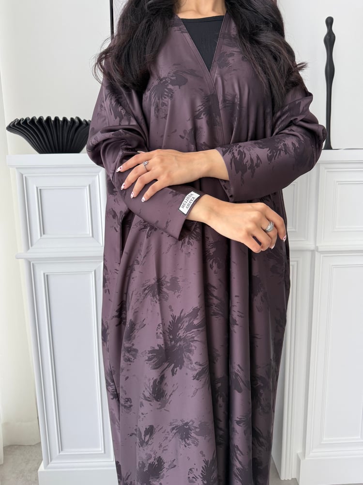 Flow Mulberry Abaya