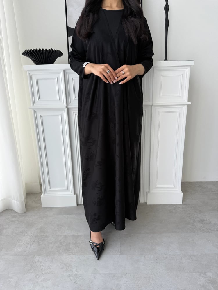 Flow Black Abaya