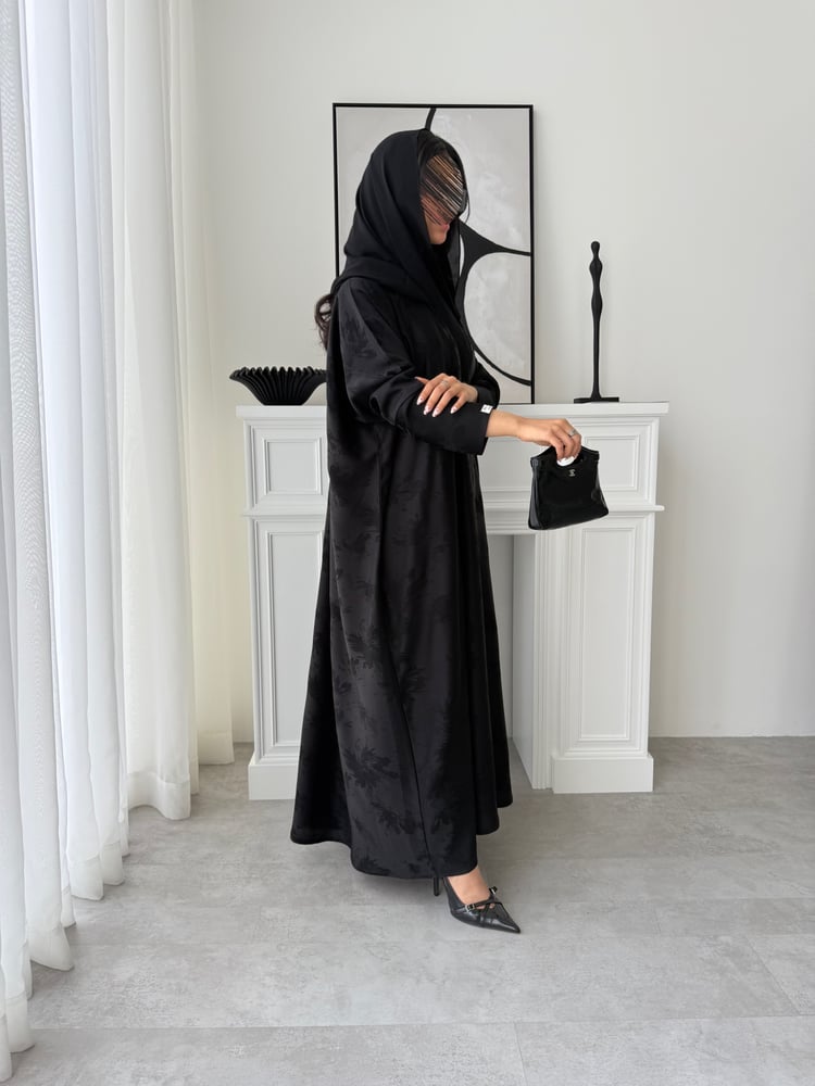 Flow Black Abaya