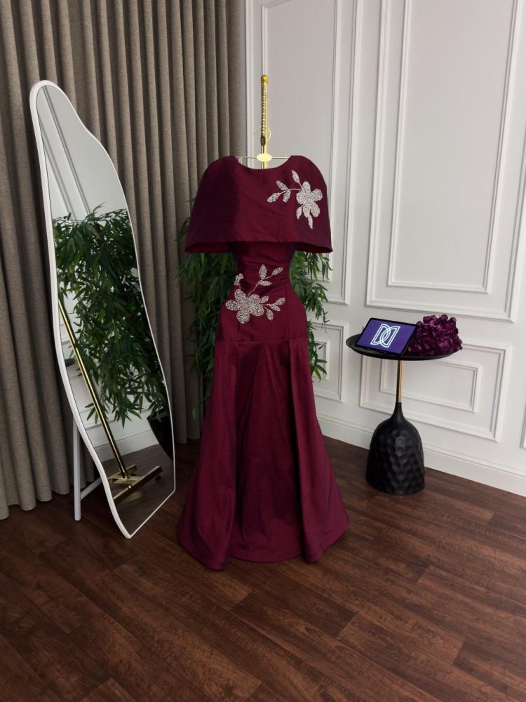 Chantoon dress with hand embroidery