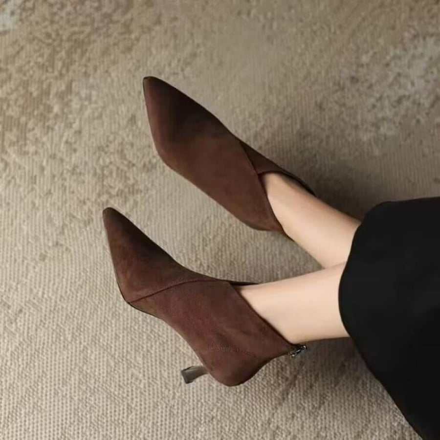 بوت نسائي جلد غزال بني مقدمة مدببة كعب منخفض سحاب