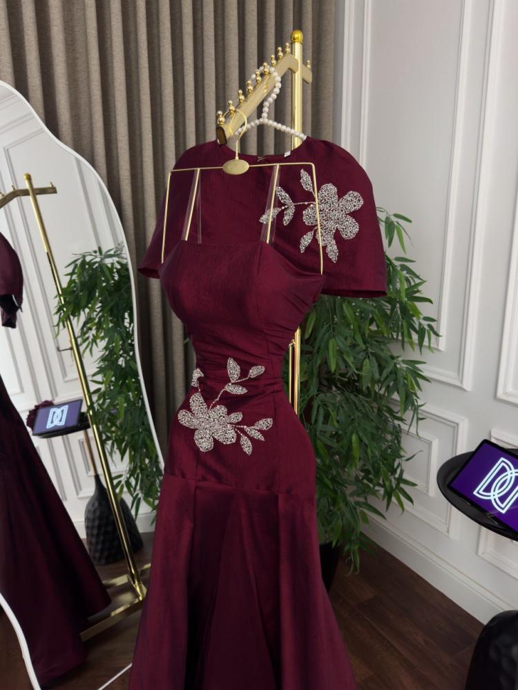 Chantoon dress with hand embroidery