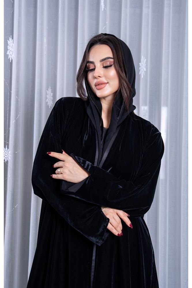 عباية مخمل سوداء