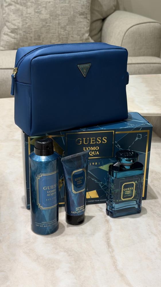 طقم جس رجالي ( عطر حجم ١٠٠ مل و بخاخ جسم حجم ٢٢٦ و شور جل حجم ١٠٠ مل و شنطة شامل البوكس