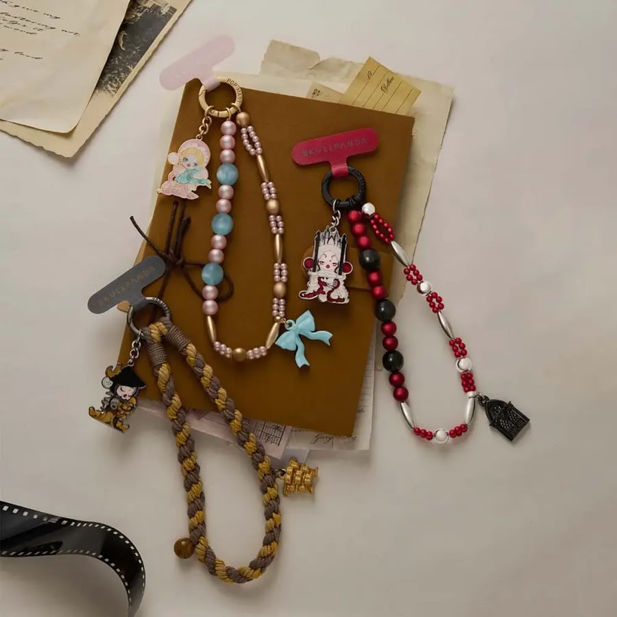 SKULLPANDA WHERE TIME DWELLS - Phone Lanyard
