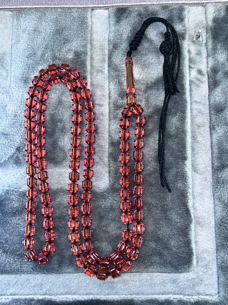 مسباح زعفراني فواح كركوشة مميزة. 99خرزة. 8في7ملِ.