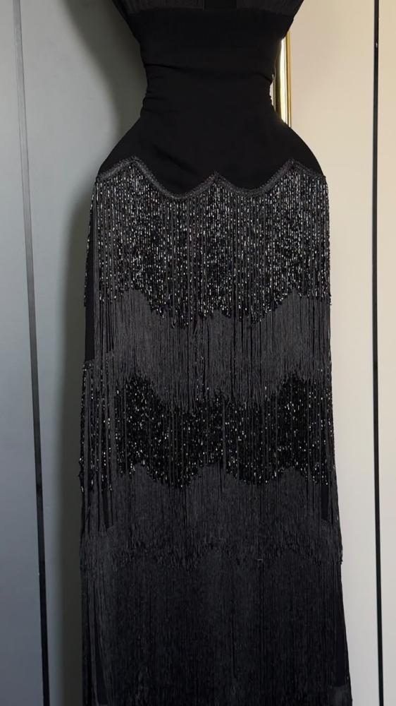 فستان سهرة أسود ملكي