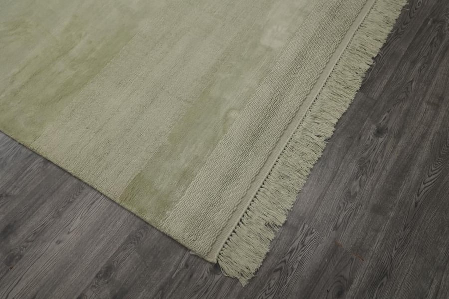 Handmade viscose rug - green