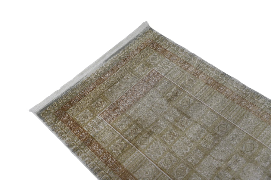 Rich Cream-Beige Rugs