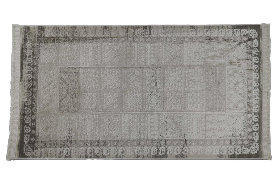 Rich Cream-Beige Rugs