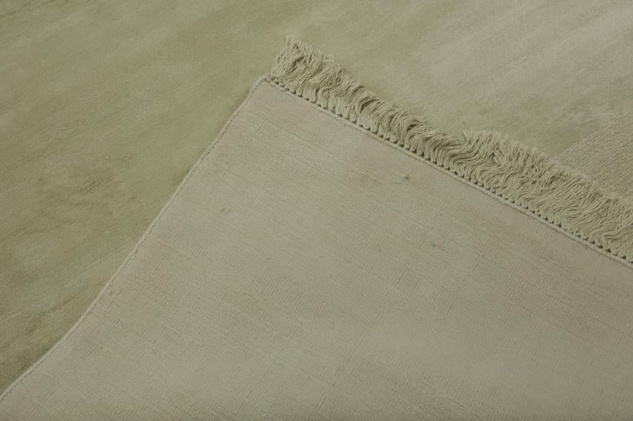 Handmade viscose rug - green