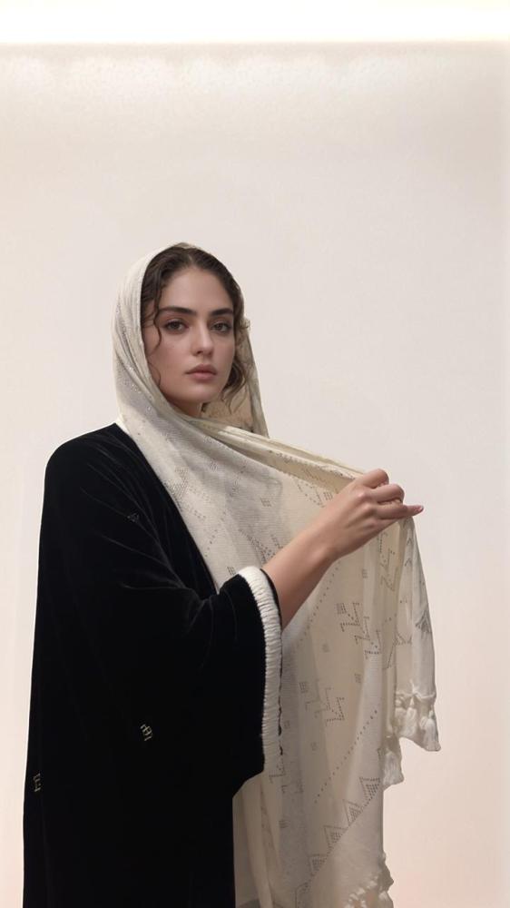 Velvet abaya