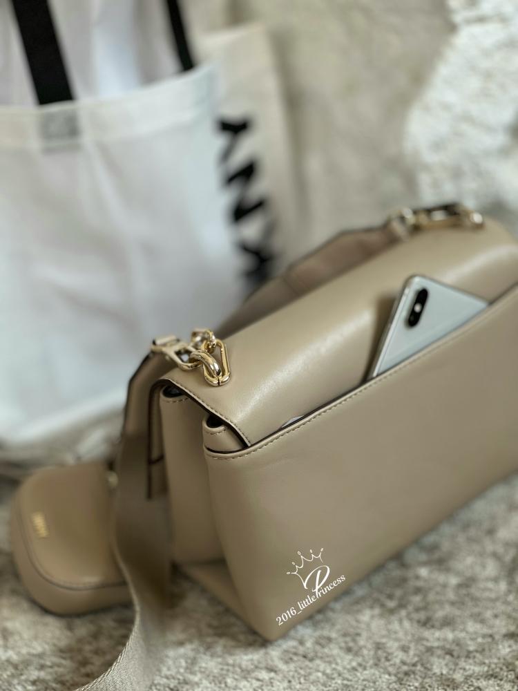 شنطه DKNY