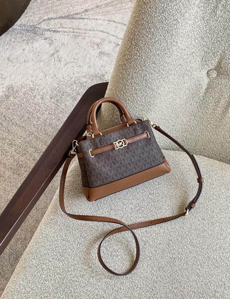 شنطه Michael Kors
