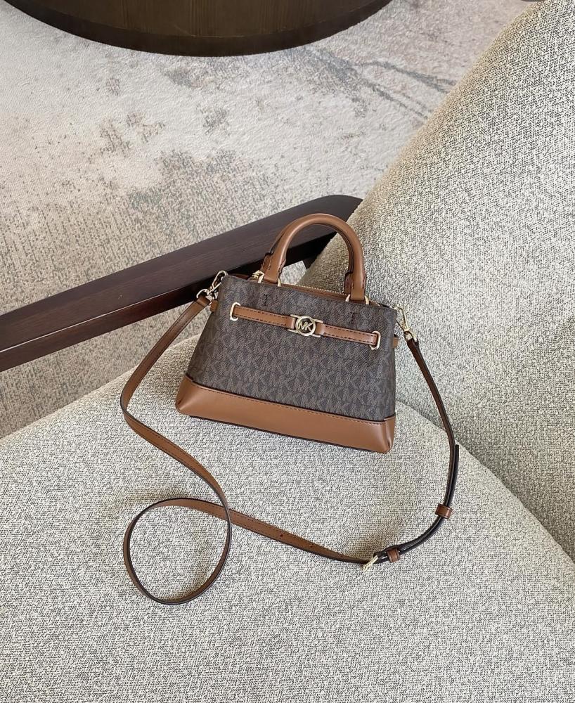شنطه Michael Kors