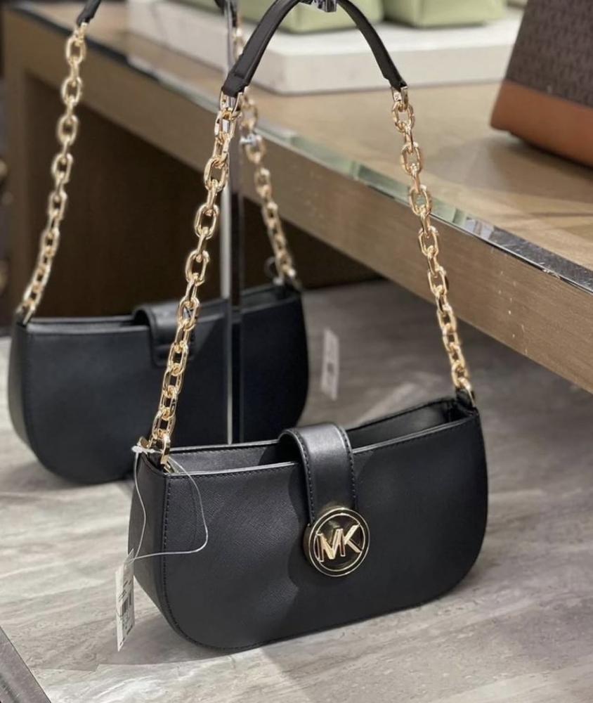 شنطه Michael Kors صغيره