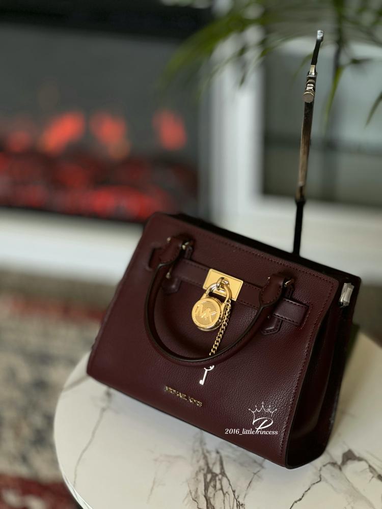شنطه Michael Kors وسط