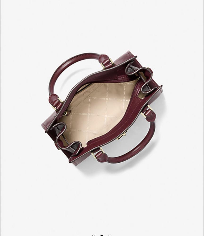 شنطه Michael Kors وسط