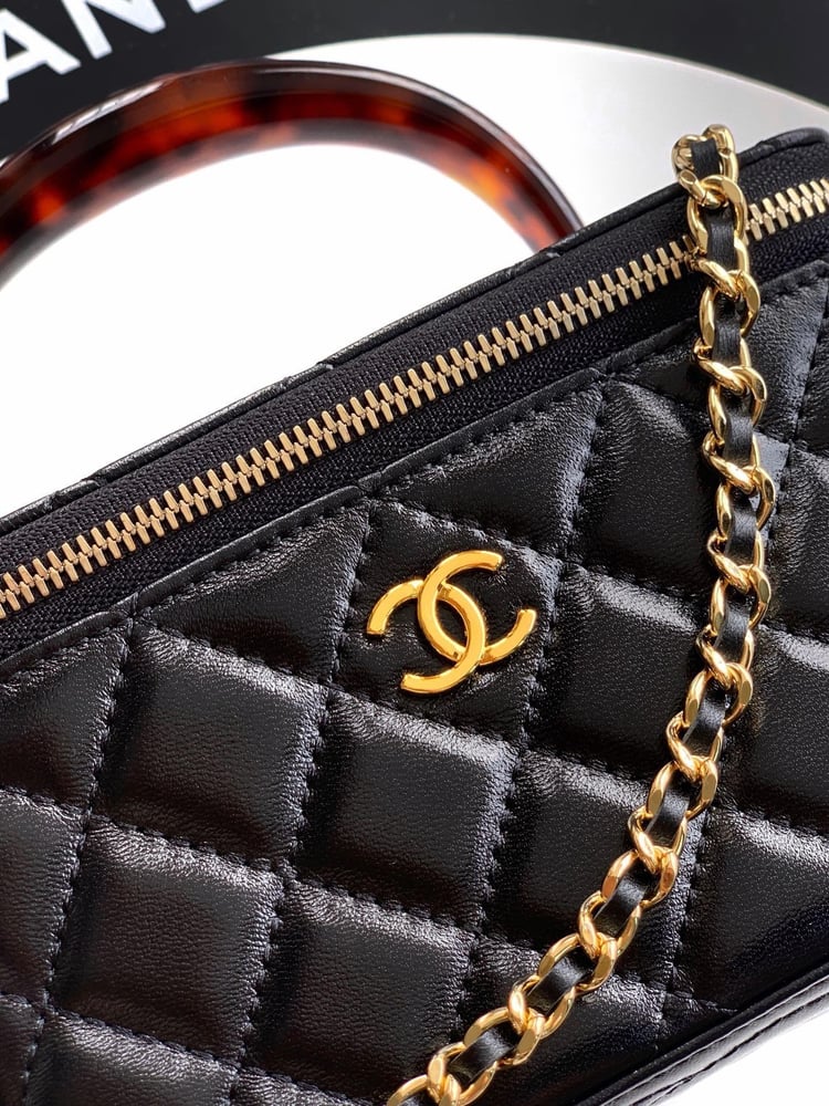 شنطة Chanel C32668
