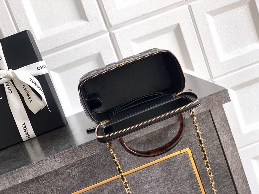 شنطة Chanel C32668