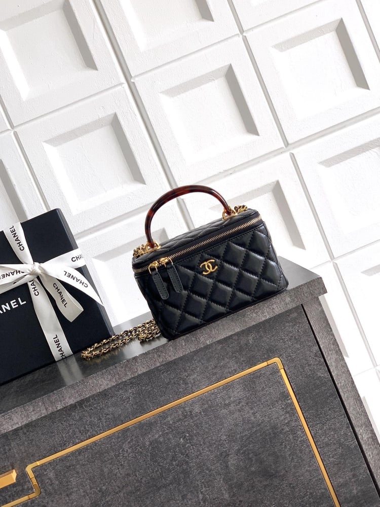 شنطة Chanel C32668