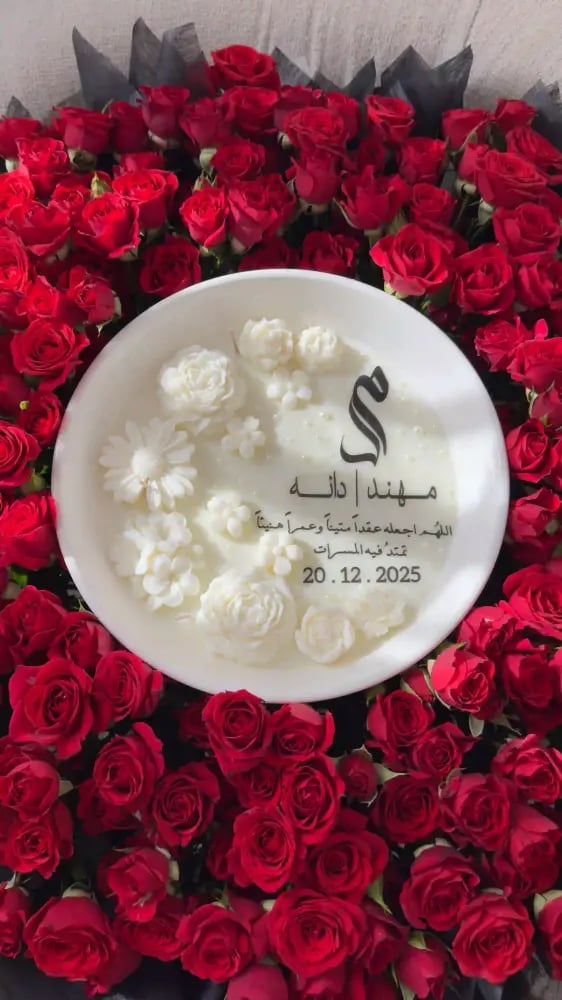 بوكية-ورد-احمر-شمعة-خطبة-عروس